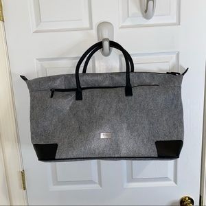 HUGO BOSS GREY AND BLACK CARRY ON /WEEKENDER TOTE BAG